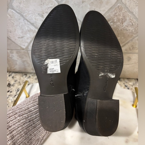 Clarks Women's Size 6 1/2 Boylan Dawn Black Leather SoftCushion Ankle Booties - Picture 11 of 13